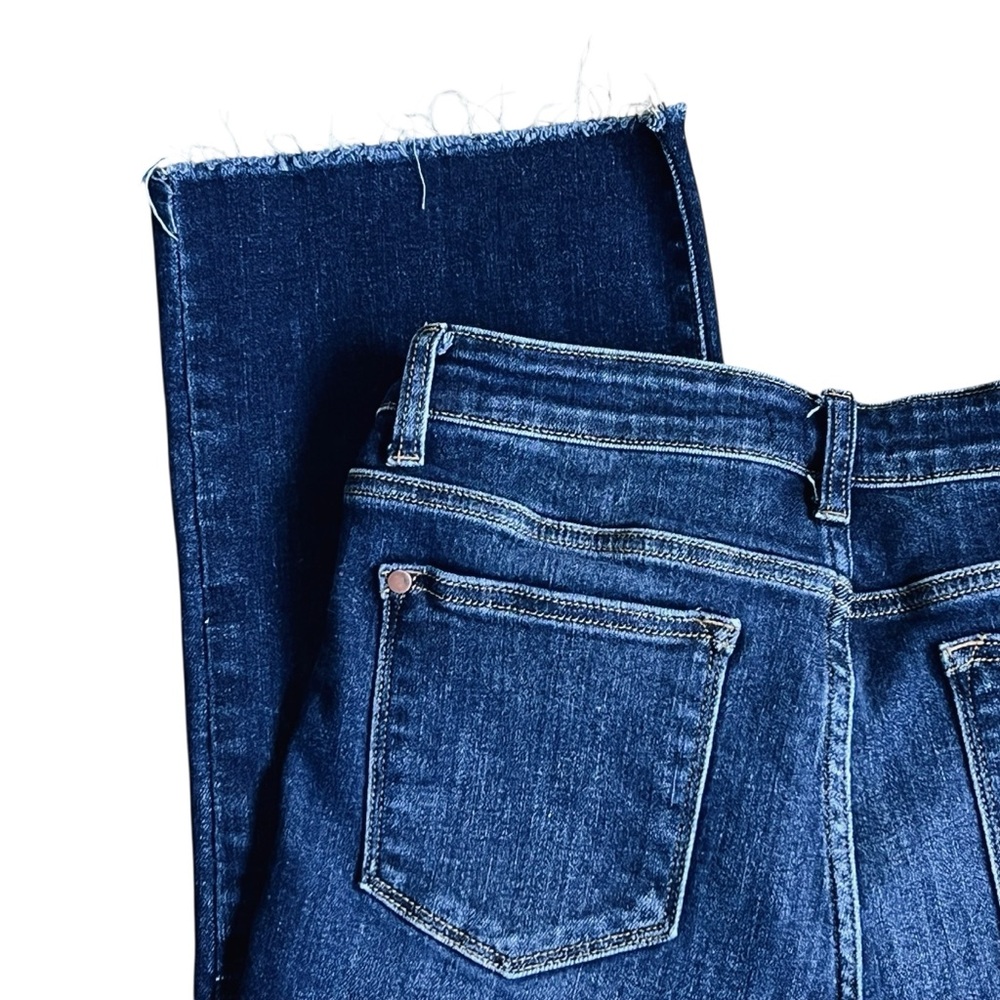 Judy Blue Mid-Rise Wide Leg Cropped Jeans in Blue - Picture 6 of 13